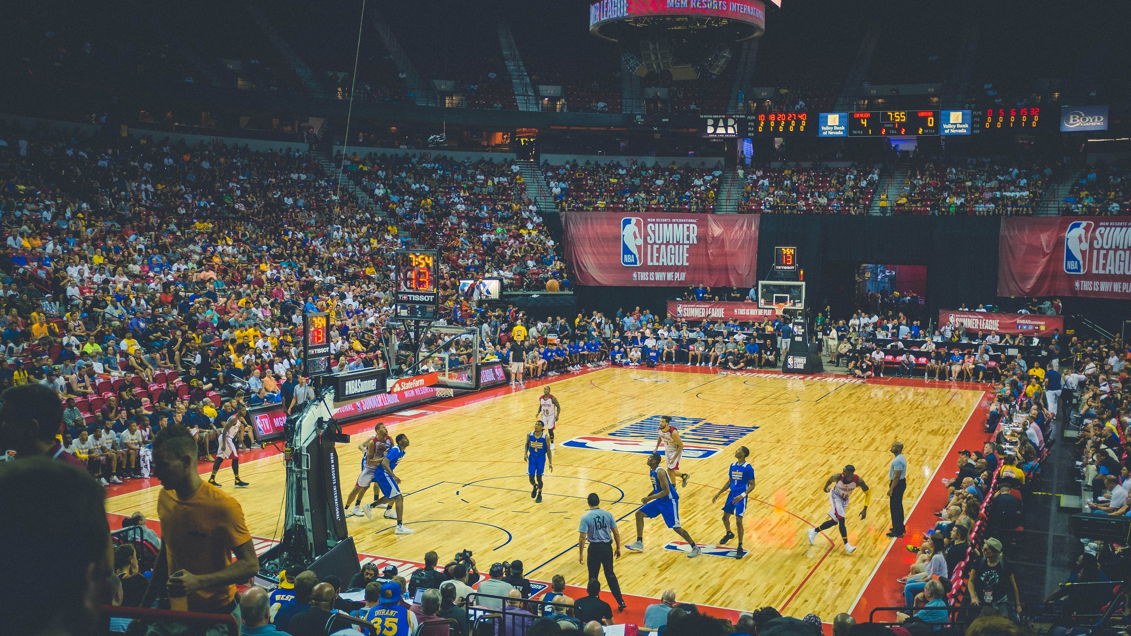 外援表现两极分化本土球员扛起更多责任，外援比例